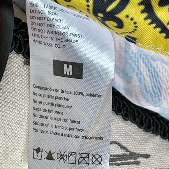 Men’s shirt- bandana print style. New. - Picture 6 of 7